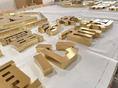 松溪拉丝不锈钢字的特点。